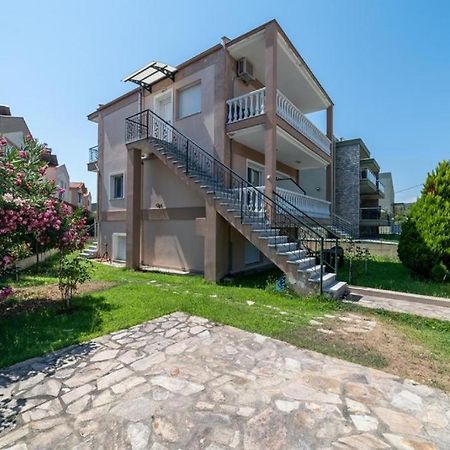 Side By Side Apartment Nea Iraklitsa Exterior foto