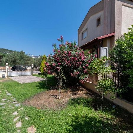 Side By Side Apartment Nea Iraklitsa Exterior foto