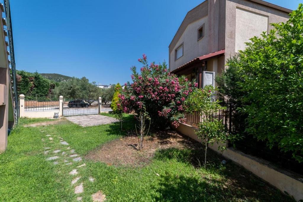 Side By Side Apartment Nea Iraklitsa Exterior foto