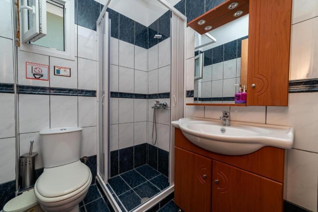 Side By Side Apartment Nea Iraklitsa Exterior foto
